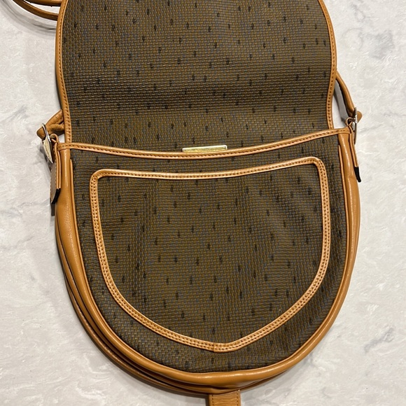 Vintage Authentic YSL Crossbody bag - Picture 5 of 11